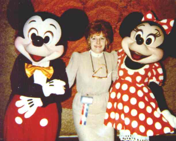 sue_baechler_disney_small.jpg (35141 bytes)