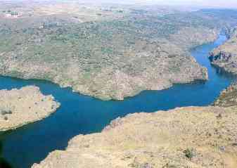 dosaguas.jpg (8025 bytes)