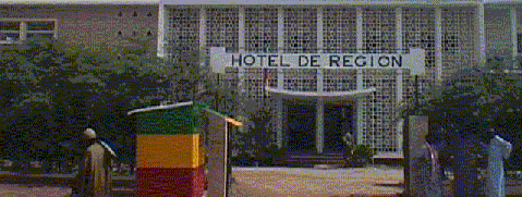 hr.gif (41626 octets)