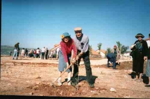 HUSBAND & WIFE, A REAL TEAM EFFORT