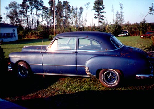 1949pontiacChieftain.jpg (78392 bytes)