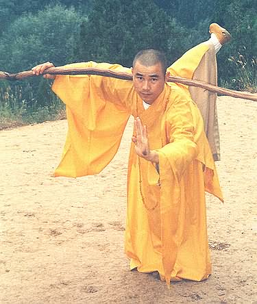 Picture of Kung Fu Master Xing Du in Buddhist clothes.