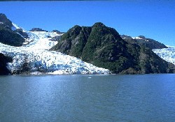 This is Alaska by Philip Greenspun http://photo.net/philg/ - kena-grspn.jpg 475X333