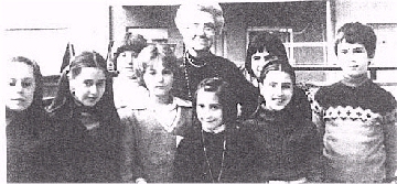 davis.jpg (61700 bytes)