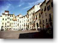 Piazza del'Anfiteatro, Lucca