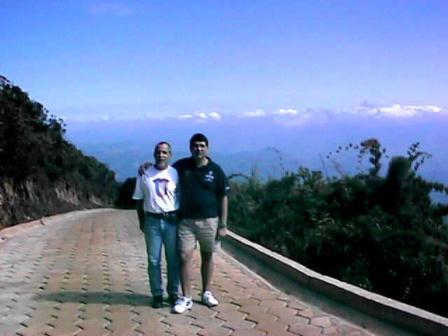 Mayrink & Chico subindo o Pqe.Capara�