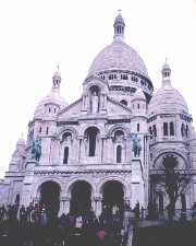 sacrecour.JPG (6417 bytes)