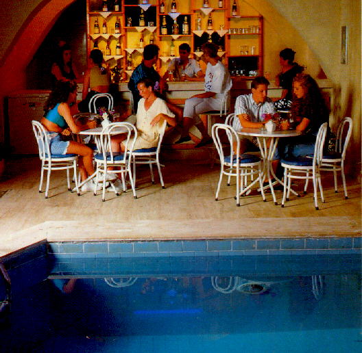 poolbargece.jpg (67036 bytes)