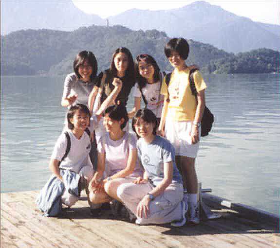 lake1.jpg (40811 bytes)