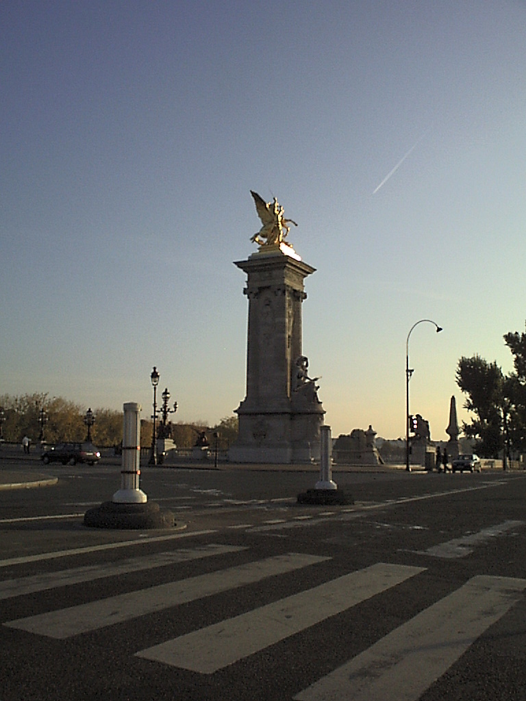 statue.jpg (425113 octets)