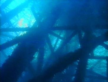 pillars.jpg (10558 bytes)