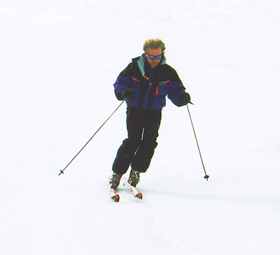 act_bob_skiing.JPG (11929 bytes)