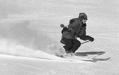 act_me_bw_bases.JPG (23265 bytes)