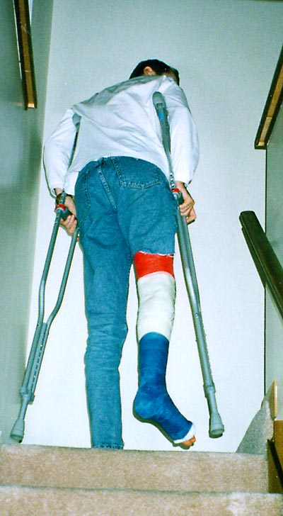 ppl_mike_stairs_1.JPG (53836 bytes)