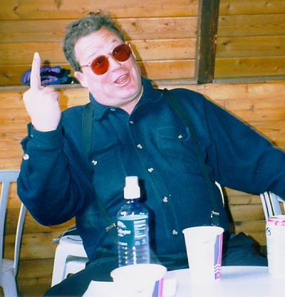 ppl_scott_being_rude.JPG (40195 bytes)