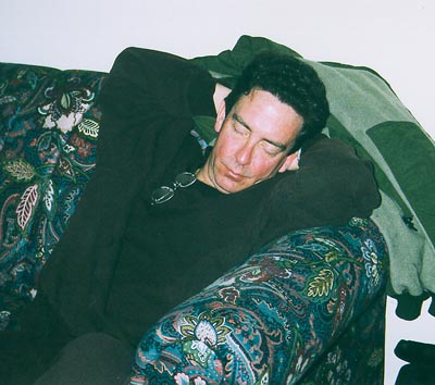 soc_couchmikes_1.JPG (37530 bytes)