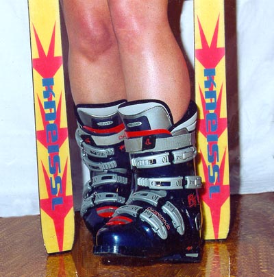 spon_boots_front.JPG (47166 bytes)