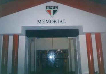 porta-memorial.jpg (12901 bytes)