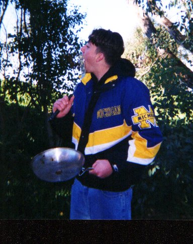 Plates!?!? WE DON'T NEED NO STINKIN PLATES!!