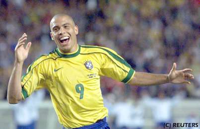 Ronaldo celebra una de sus dos anotaciones ante Chile en cuartos de final