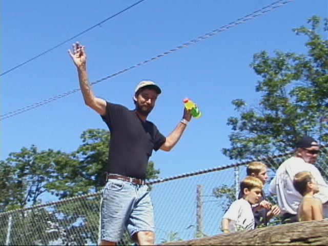 Dontshoot.jpg (194038 bytes)