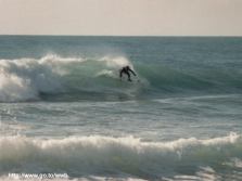 Surfando a Serapo (Gaeta - Italia) - Clicca per ingrandire! (Immagine a 800x600)