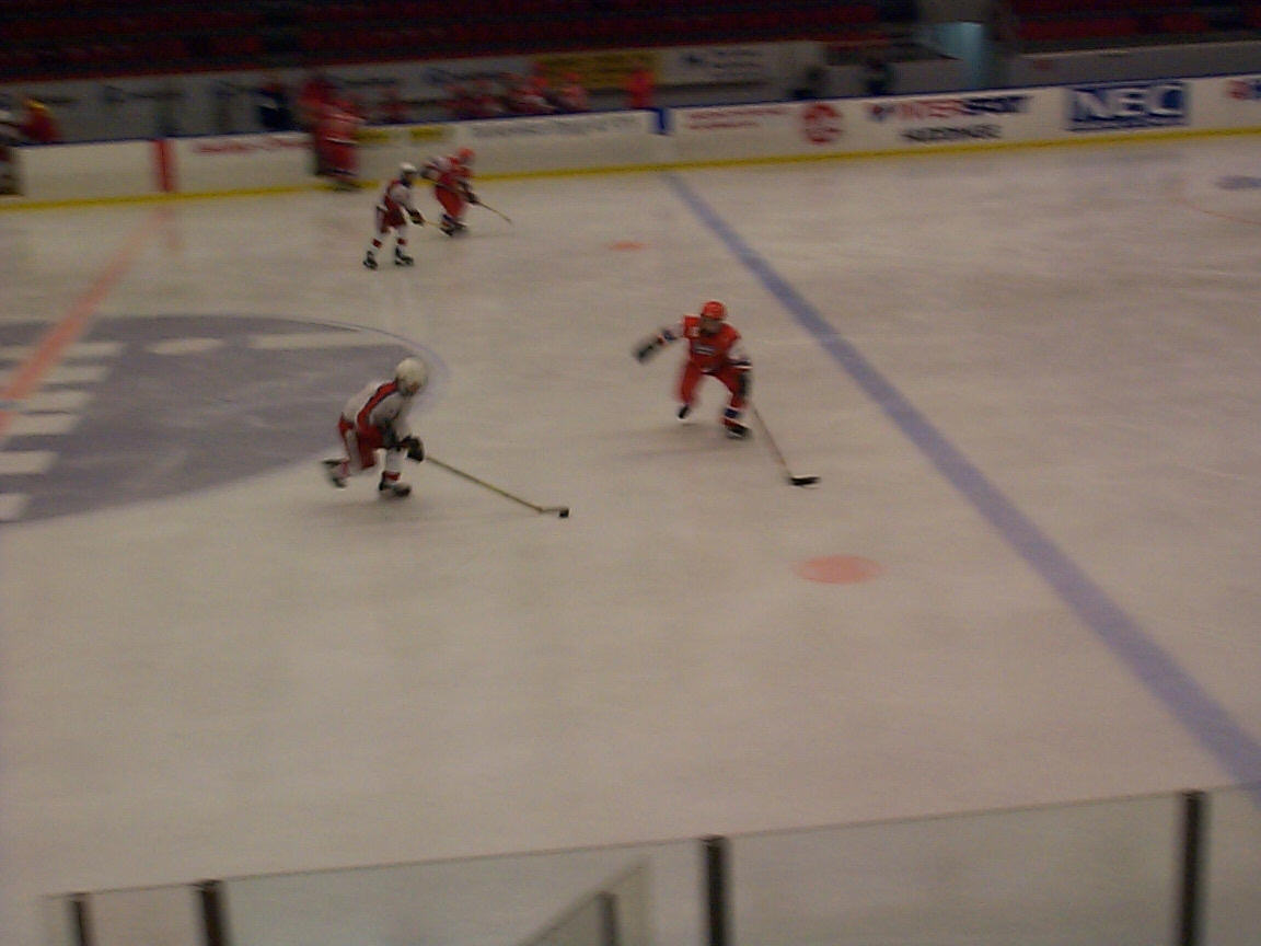 Robban passerar Huddinges f�rsvar