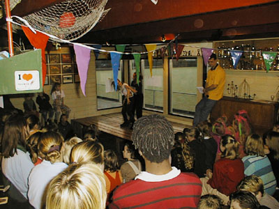 Playbackshow: Marleen en Anne als de RealMcCoy met Come and Get your love