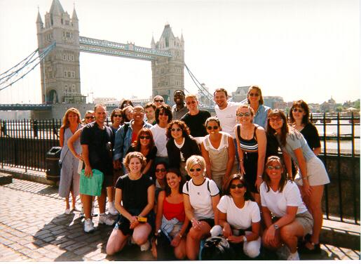 londonbridgeA.jpg (41201 bytes)