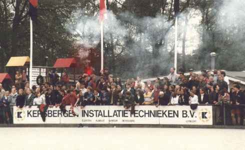 Fakkels bij 1-0 stand