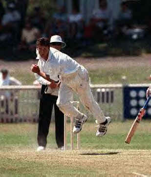 bowler.bmp (336918 bytes)