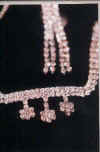 neckless.jpg (16203 bytes)