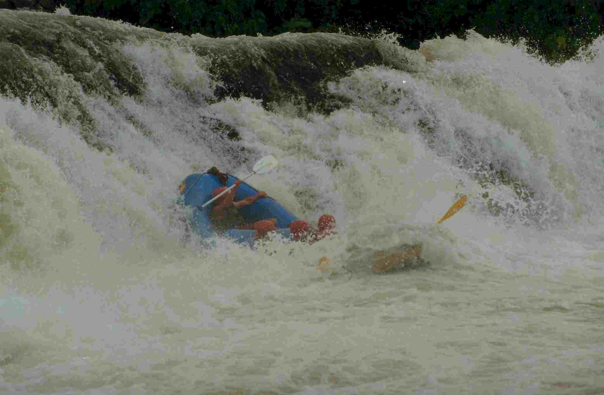 Rafting3.jpg (346195 bytes)