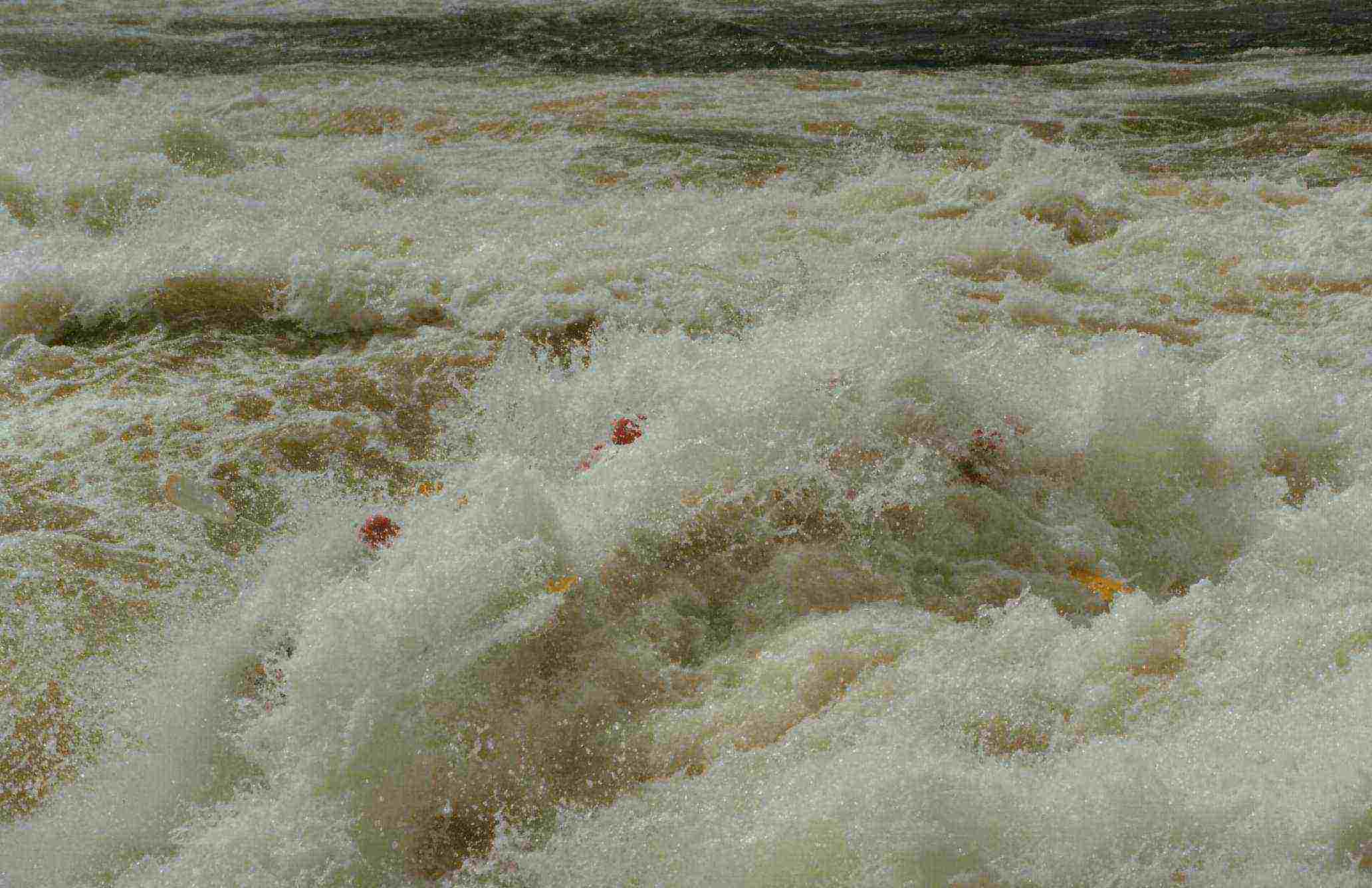 Rafting6.jpg (418350 bytes)