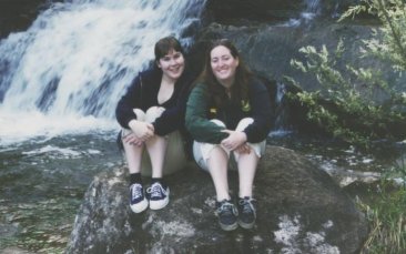 beckyandsarah.jpg (22733 bytes)