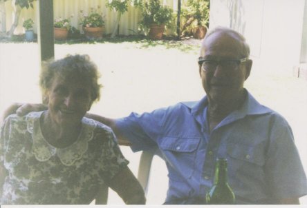 nannaandgrandad.jpg (22647 bytes)