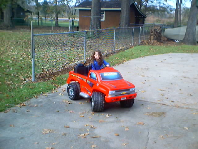 021128hannahtruck_0057.jpg (51823 bytes)