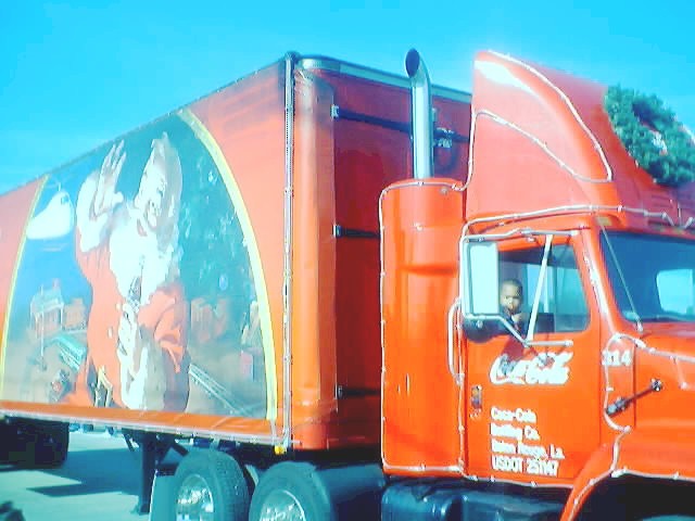 021207_christmas_parade_0010.jpg (53359 bytes)