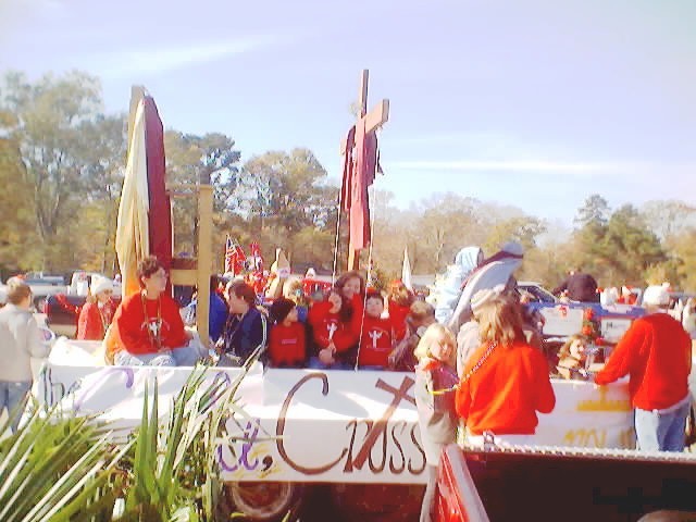 021207_christmas_parade_0022.jpg (58479 bytes)