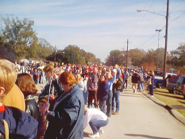 021207_christmas_parade_0028.jpg (53359 bytes)