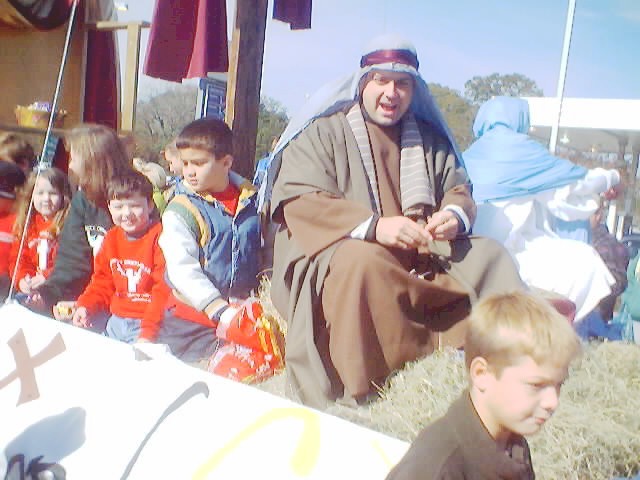 021207_christmas_parade_0036.jpg (55407 bytes)