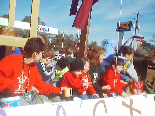 021207_christmas_parade_0038.jpg (53871 bytes)