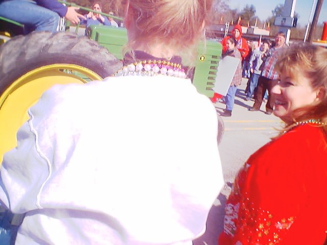 021207_christmas_parade_0044.jpg (55407 bytes)