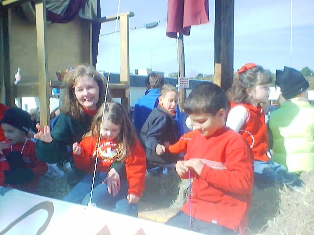 021207_christmas_parade_0054.jpg (55919 bytes)