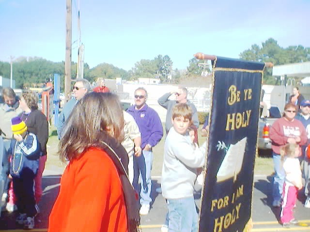 021207_christmas_parade_0056.jpg (54383 bytes)