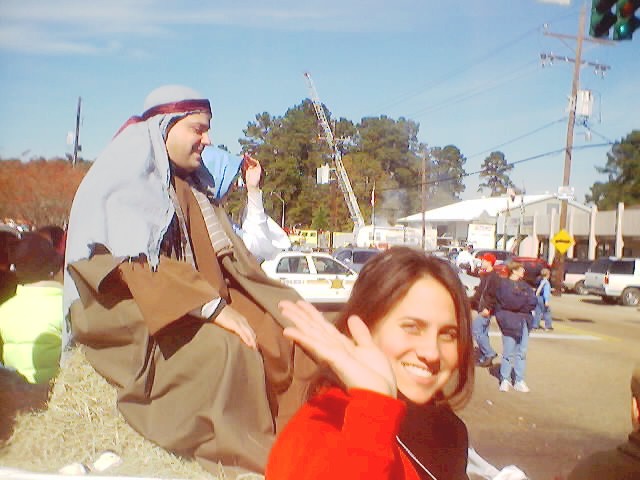 021207_christmas_parade_0061.jpg (56943 bytes)