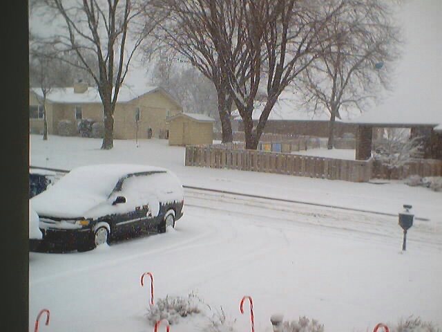 021225_mo_christmas_0027.jpg (86999 bytes)