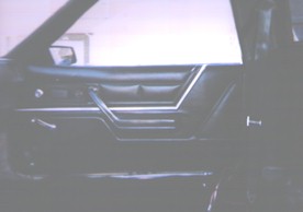 1983R22dInterior.jpg (8341 bytes)