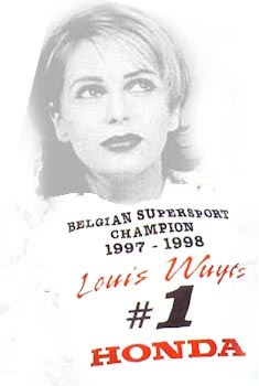 Mooi he... de T-shirt natuurlijk!