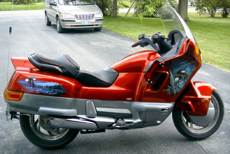 John Quinn's '90 PC800, CLICK TO ENLARGE !